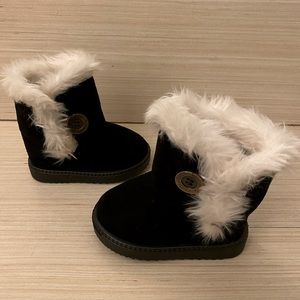 Black and white children's boot 8.5(toddler)